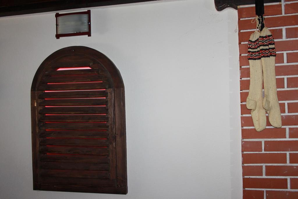 סנדנסקי Guest House Chinarite מראה חיצוני תמונה