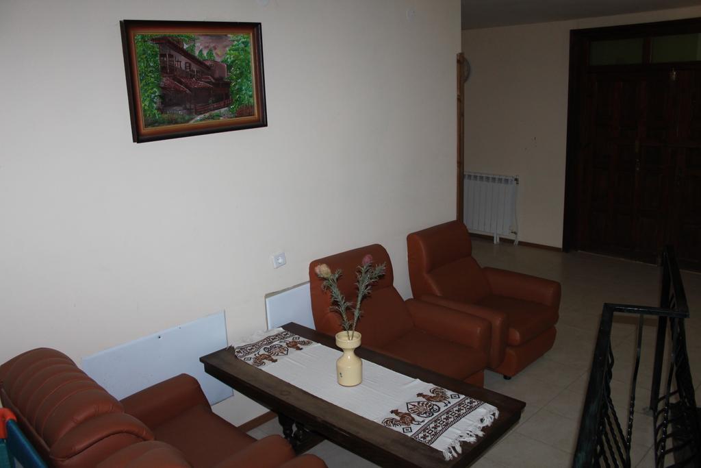 סנדנסקי Guest House Chinarite מראה חיצוני תמונה